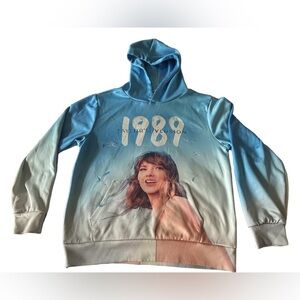 Taylor Swift 1989 themed Women's Hoodie size small